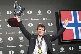 Magnus Carlsen po raz trzeci zdobył puchar mistrza świata
