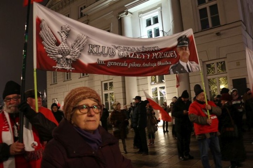 Manifestację zorganizowały kluby "Gazety Polskiej".