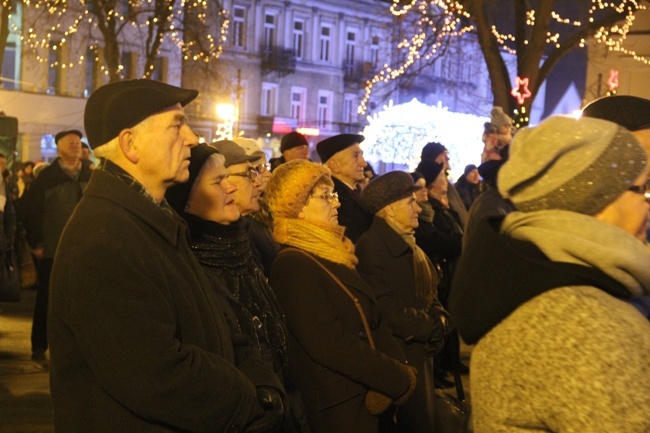 Gwiazdka na deptaku w Radomiu