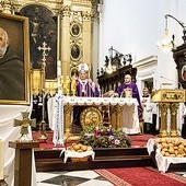 Swoim ofiarnym życiem zasłużył na wielki dar śmierci w chwili, gdy uobecniamy tajemnicę Bożego Narodzenia.