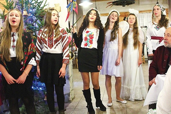 Uczestników świątecznego spotkania najbardziej urzekły jasełka w wykonaniu ukraińskiej młodzieży.