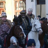 Trzej Królowie oddadzą hołd Bożej Dziecinie, Jego Matce i św. Józefowi