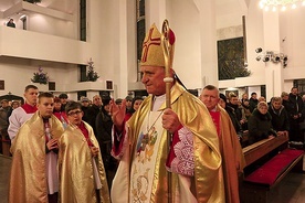 Bp Stanisław Stefanek, odpowiedzialny w Konferencji Episkopatu Polski za sprawy rodziny, był gościem parafii  Świętej Rodziny w Lublinie.