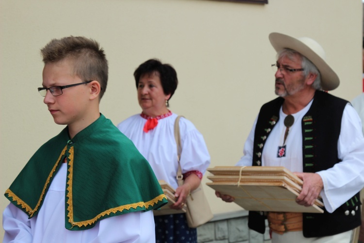 Goście ŚDM z bp. Wiesławem Krótkim na Trzycatku