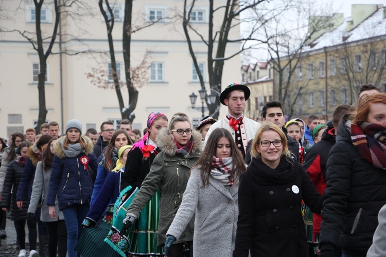 Polonez maturzystów w Łowiczu