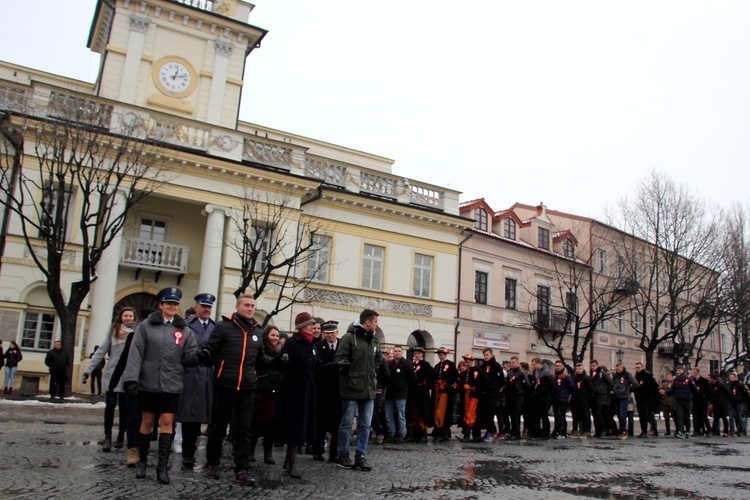 Polonez maturzystów w Łowiczu