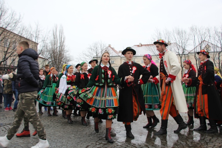 Polonez maturzystów w Łowiczu