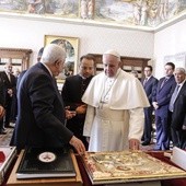 Palestyński przywódca przekazał papieżowi starożytną ikonę z obliczem Jezusa