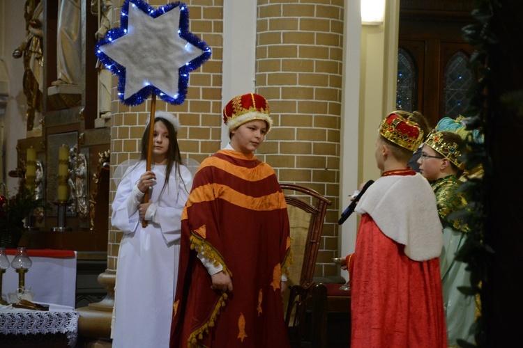 Dzieci kolędujące w Borkach Wielkich