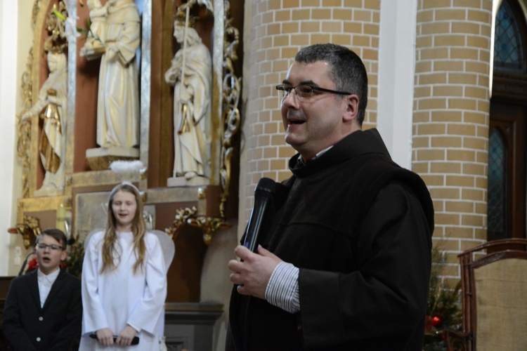 Dzieci kolędujące w Borkach Wielkich