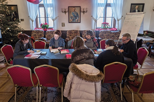 Polacy z Kazachstanu uczą się języka polskiego i historii.