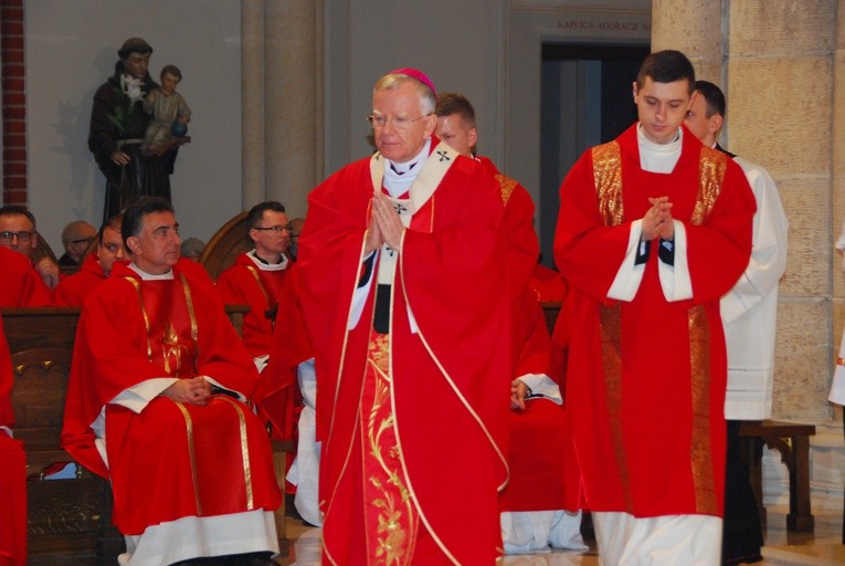 Abp Jędraszewski metropolitą łódzkim formalnie pozostanie do następnej soboty