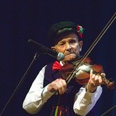 ▲	Muzyk uświetnił obchody zakończenia Roku Oskara Kolberga w Przysusze.