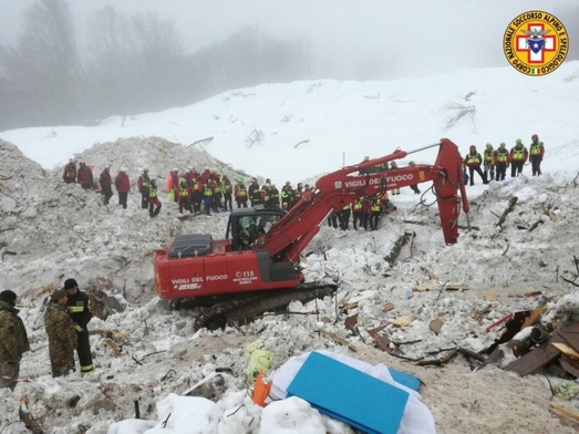 Uratowani z hotelu opowiedzieli o 50 godzinach pod lawiną