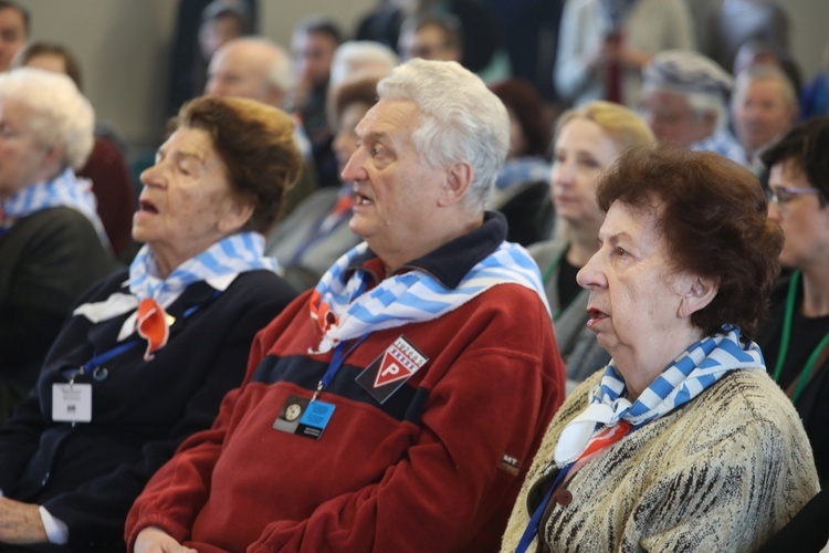 W modlitwie w CDiM uczestniczyło kilkudziesięciu byłych więźniów KL Auschwitz-Birkenau