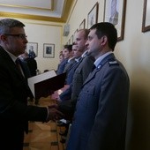 Ci policjanci ratowali w ekstremalnych warunkach