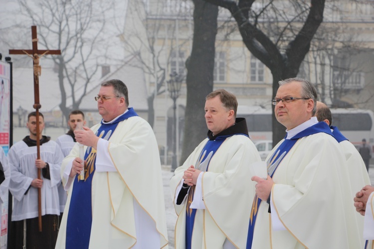 Obchody Dnia Życia Konsekrowanego w Łowiczu