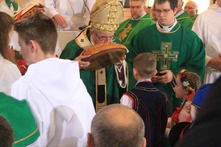 Uroczyste poświęcenie dzwonów w Luzinie