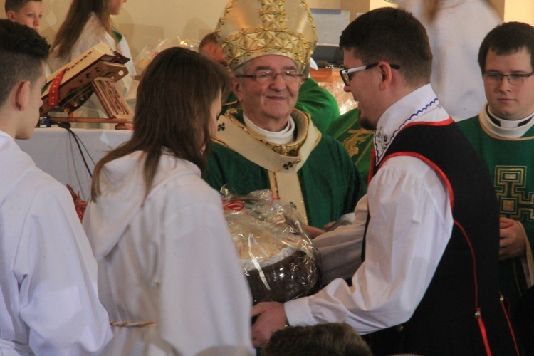 Uroczyste poświęcenie dzwonów w Luzinie