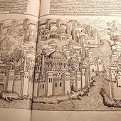 W kronice można zobaczyć sporo rycin przedstawiających miasta, m.in. Konstantynopol.