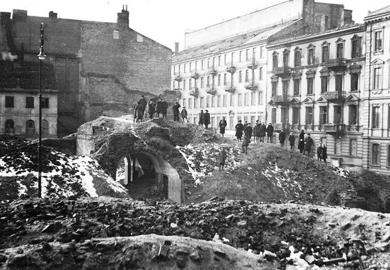 Ruiny Warszawy - znak nadziei dla Aleppo