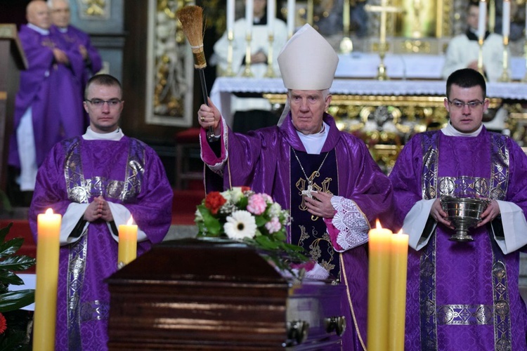 Uroczystości pogrzebowe ks. Andrzeja Szylera