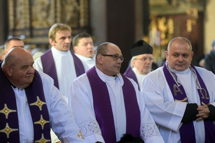 Uroczystości pogrzebowe ks. Andrzeja Szylera