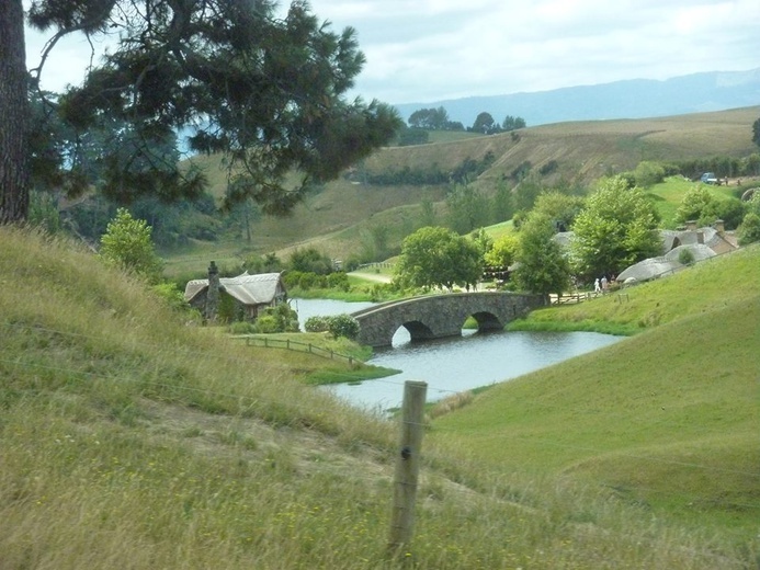 Hobbiton Movie Set - wioska hobbitów w Nowej Zelandii