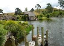 Hobbiton Movie Set - zobacz, jak dziś wygląda wioska hobbitów w Nowej Zelandii
