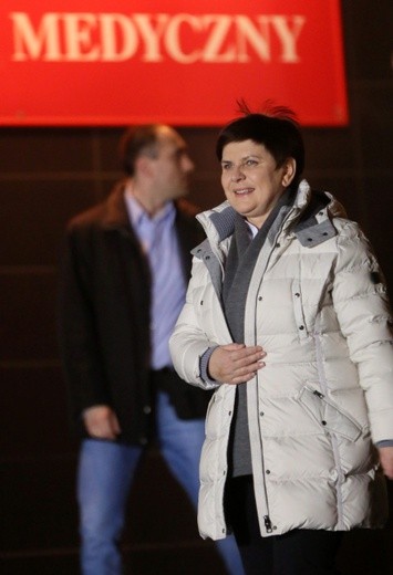 Premier Beata Szydło opuściła w piątek wieczorem szpital w Warszawie. 