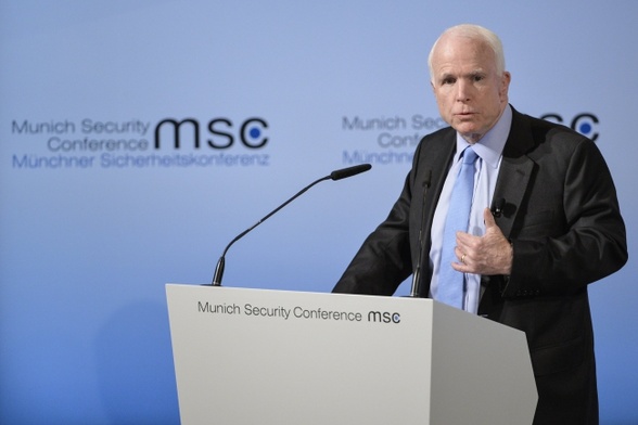 McCain: Polska zostanie poddana "pewnej presji" 