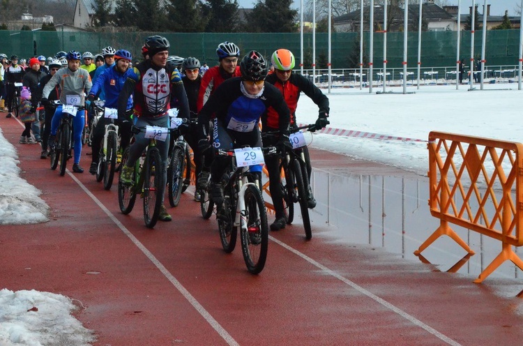 Zimowe zmagania sportowców