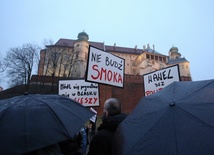 Wjazdowi Kaczyńskiego na Wawel towarzyszyły okrzyki "Będziesz siedzieć"