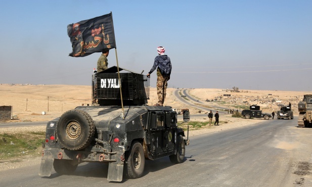 Irackie siły rządowe wkroczyły na teren lotniska w Mosulu
