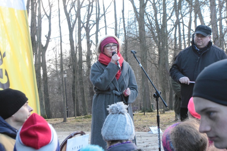 Trop wiódł przez Park Norweski