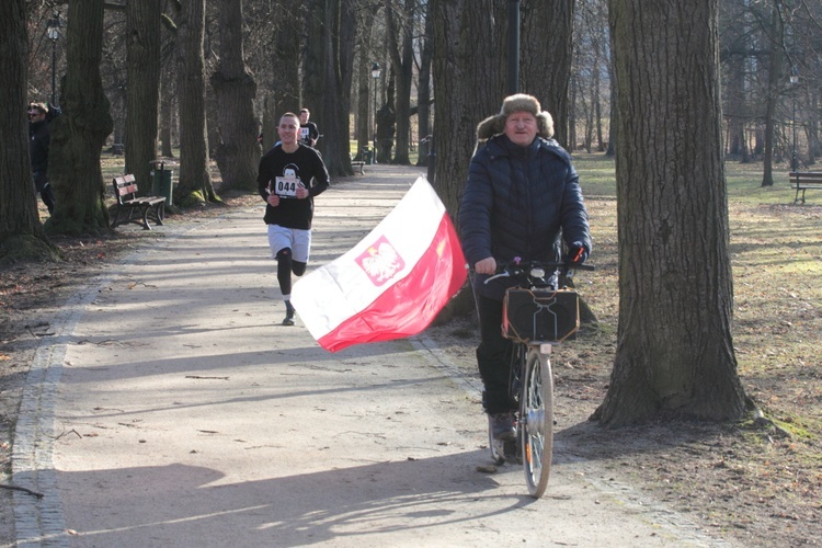 Trop wiódł przez Park Norweski