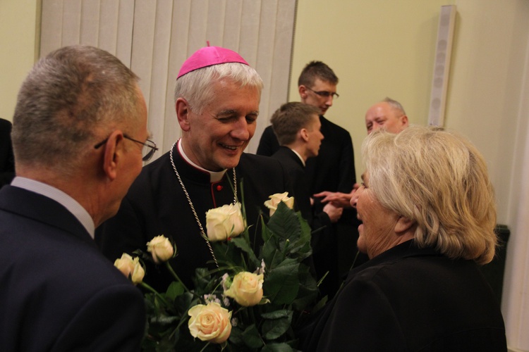 Wręczeniene medalu Bene Merenti abp. Damianowi Zimoniowi