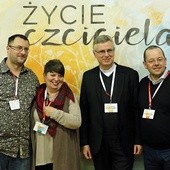 Uwielbiać, czyli żyć i kochać