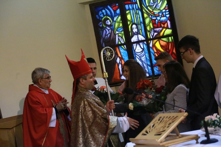 Bierzmowanie w par. Świętego Krzyża i MB Bolesnej w Dębicy