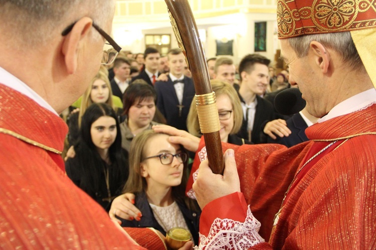 Bierzmowanie w par. MB Anielskiej w Dębicy