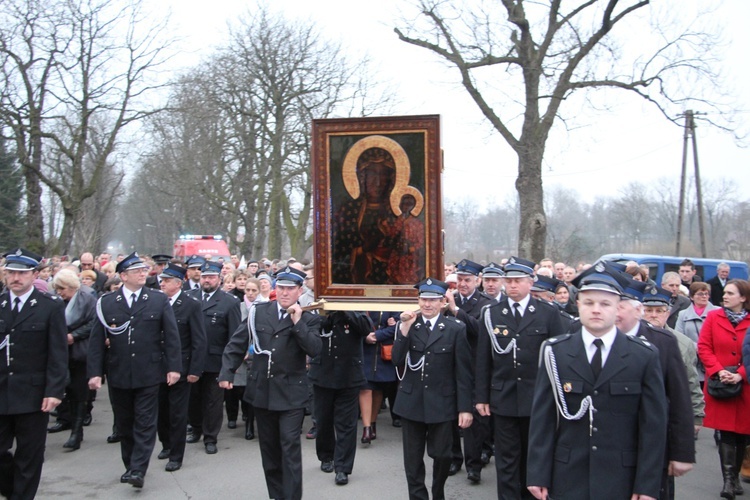 Powitanie ikony MB Częstochowskiej w Rybnie