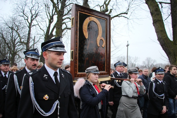 Powitanie ikony MB Częstochowskiej w Rybnie