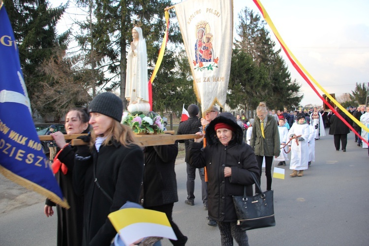 Powitanie ikony MB Częstochowskiej w Młodzieszynie