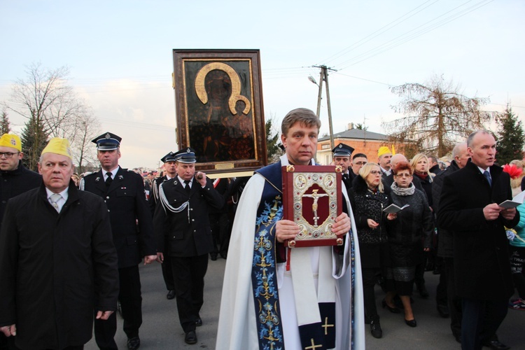 Powitanie ikony MB Częstochowskiej w Młodzieszynie