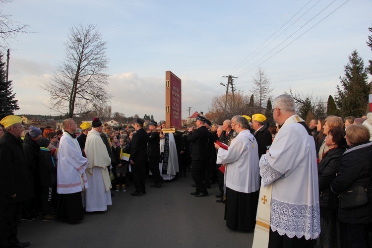 Powitanie ikony MB Częstochowskiej w Młodzieszynie