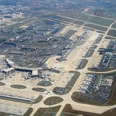 Na paryskim lotnisku żołnierze zastrzelili mężczyznę