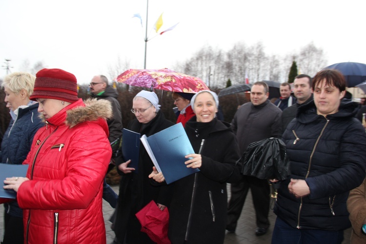 Powitanie ikony MB Częstochowskiej w parafii św. Brata Alberta w Sochaczewie