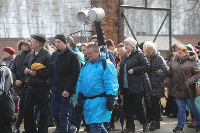 Droga Krzyżowa w intencji trzeźwości w byłym KL Birkenau 2017