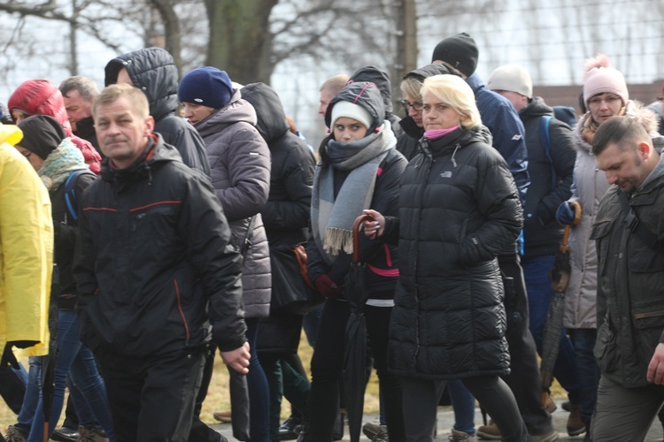 Droga Krzyżowa w intencji trzeźwości w byłym KL Birkenau 2017