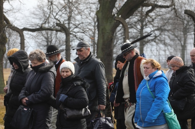 Droga Krzyżowa w intencji trzeźwości w byłym KL Birkenau 2017